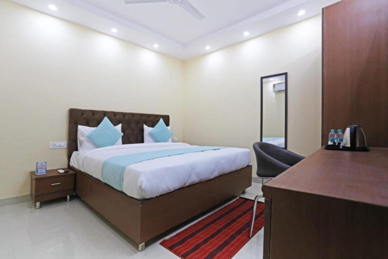 Hotel Mannat Bhera Enclave New Delhi Ngoại thất bức ảnh