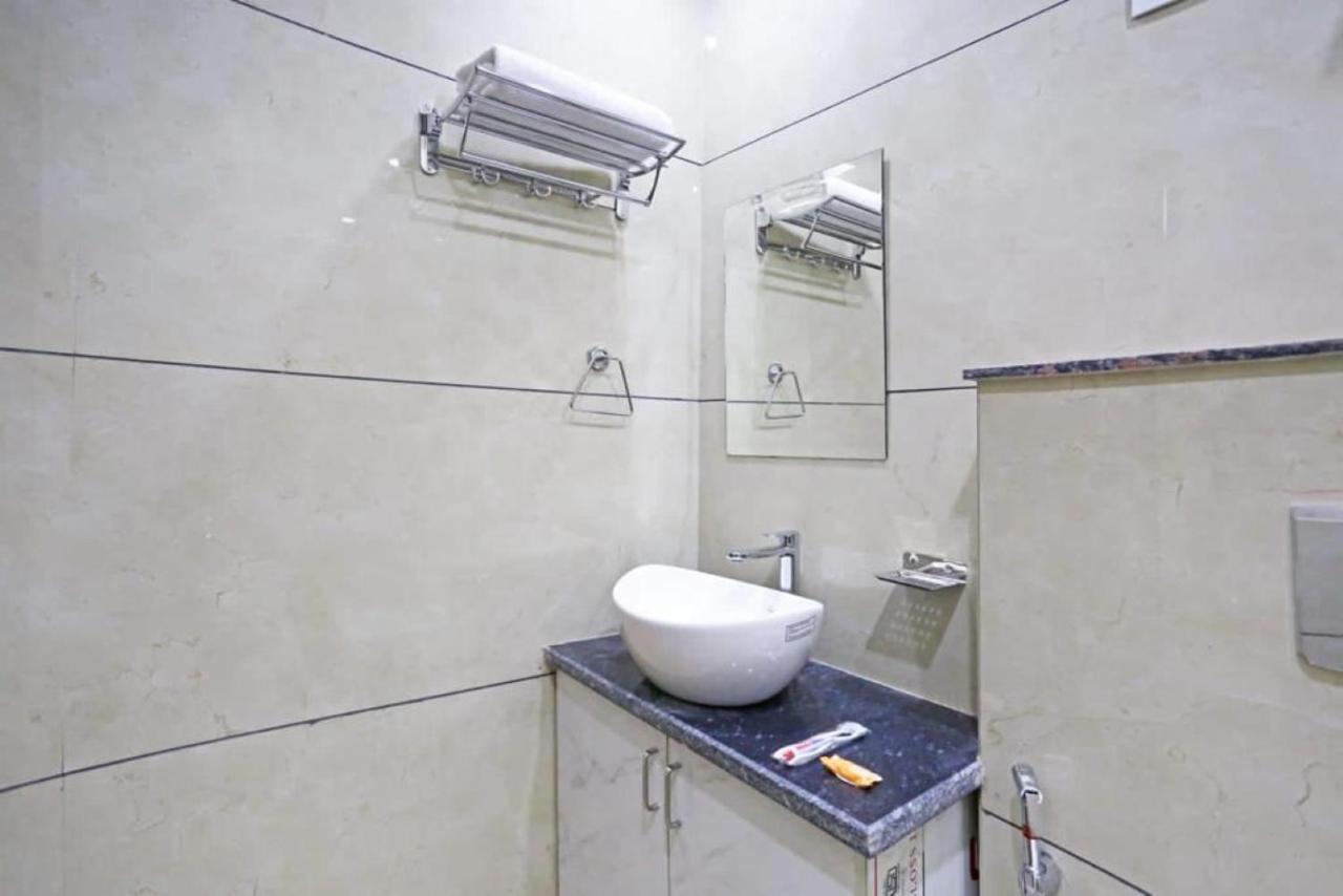 Hotel Mannat Bhera Enclave New Delhi Ngoại thất bức ảnh